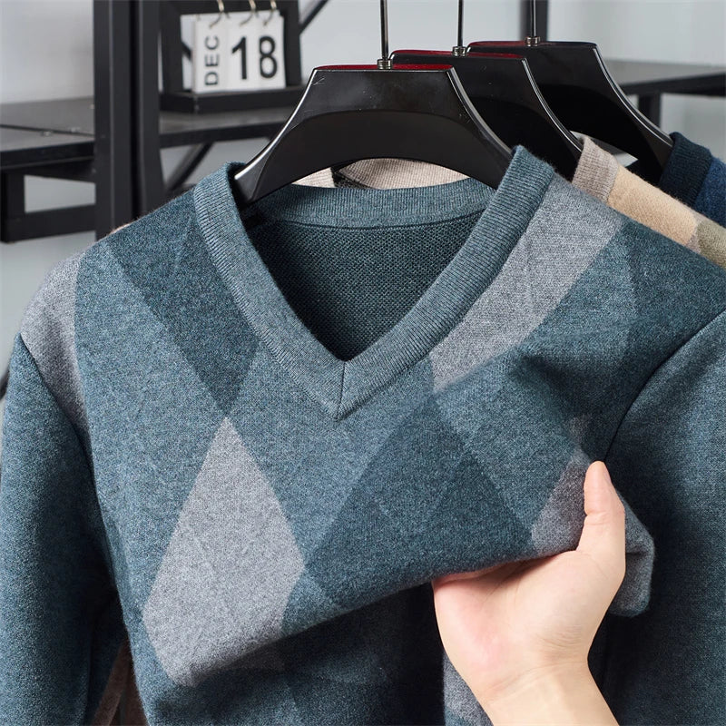 Winter Warm New Men's Plaid V-neck Long